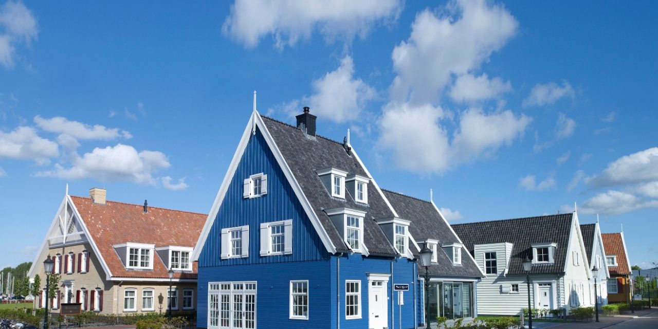 Oude Holle 451 Vieilli Blauw Gesmoord en Oude Holle 451 Vieilli Rood | Nieuwbouw 2-onder-1-kapwoningen | Nautisch Kwartier, Huizen | Architect: Wijbenga Architecten & Adviseurs, Sneek | Completion Date: 2007-01-01