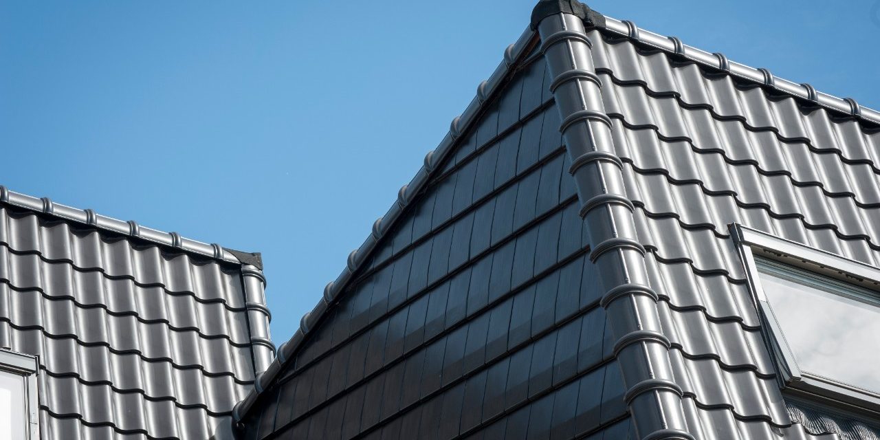 Madura Vulkaanzwart Edel-Engobe 755 | Renovatie Tussenwoningen | Hoofddorp | Contractor: Metsel- en Timmerbedrijf Veldman, Jongbloed Onderhoudswerkzaamheden, Heerhugowaard | Client: Particulier