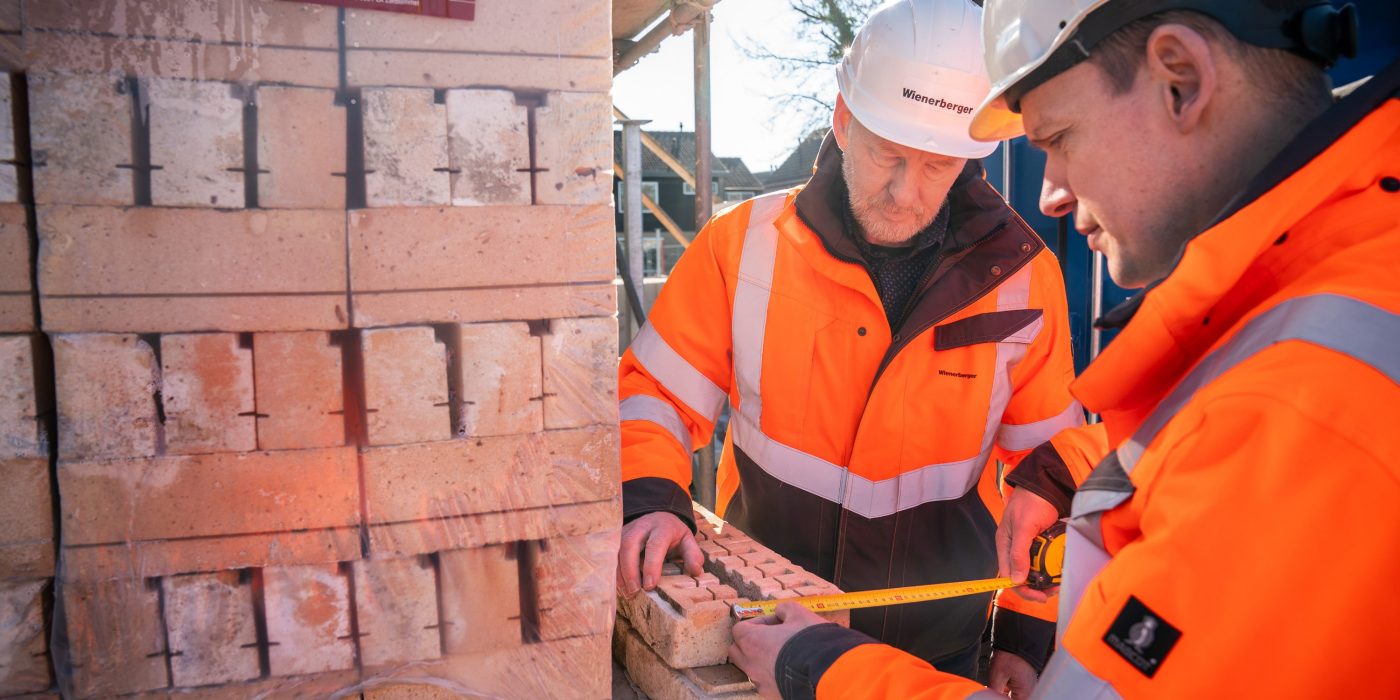 Verwerking van Marziale HV ClickBrick Pure gevelstenen in project Tuinhof in Ameide