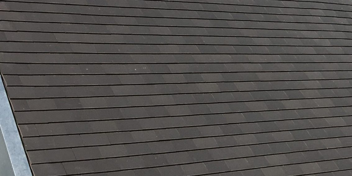 Leipan 301 blauw gesmoord. Architect: Zeelenberg, Ouddorp. Opdrachtgever: Particulier. Aannemer: Bouwbedrijf Meliskerke, Aagtekerke. Dakdekker: Jobse, Middelburg. Nieuwbouw villa | Domburg