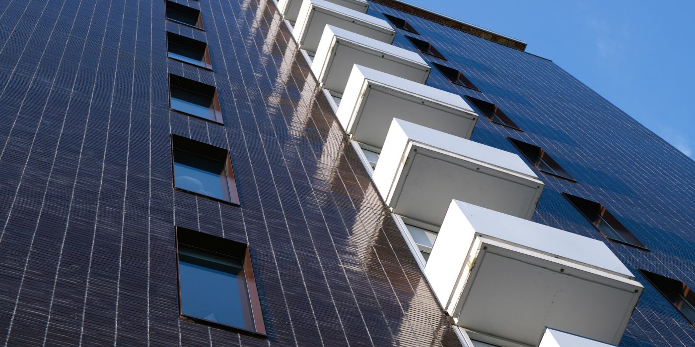 Renovatie Elsevier kantoorgebouw voor studentenwoningen, Sara Burgerhartstraat, Amsterdam. Oplevering: 2015. Aannemer: N.J. de Nijs en Zonen. Architect: Knevel architecten, Amsterdam. Fotograaf: Leonard Fäustle. Sorteringen: Terca glazuurbakstenen.